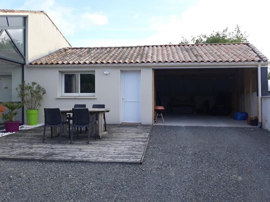 Maison De 4 Personnes Saint-Porchaire Buitenkant foto